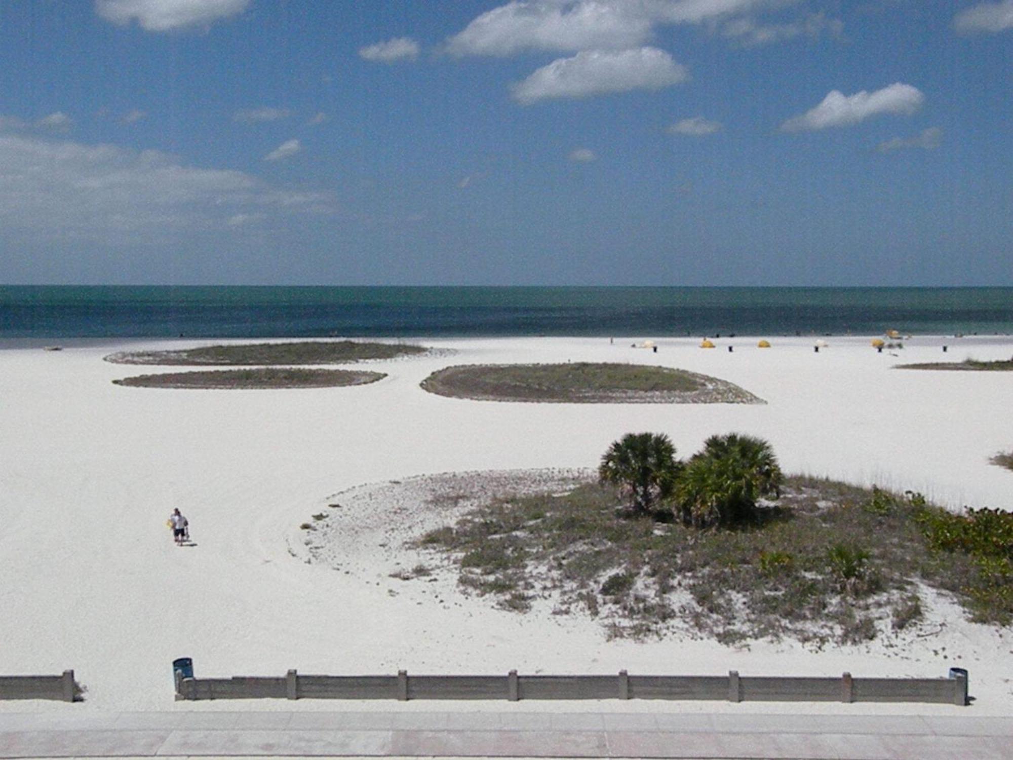 Surf Beach Resort By Sunsational Beach Rentals St. Pete Beach Exterior photo